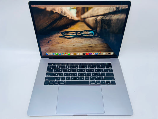 Apple 2019 15 in MacBook Pro TB 2.6GHz 6-Core i7 32GB RAM 256GB SSD RP555X 4GB