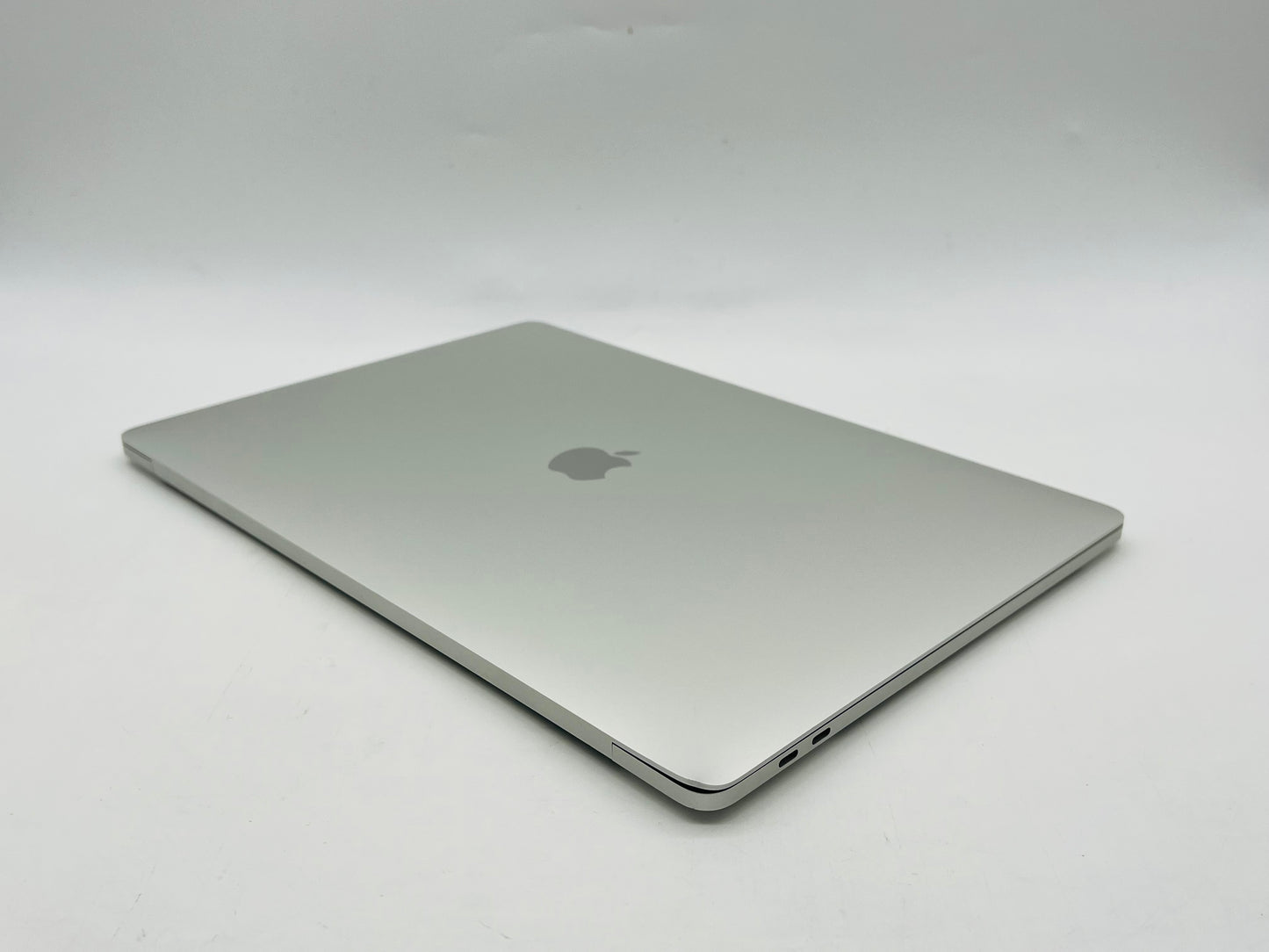 Apple 2019 MacBook Pro 15 in TB 2.4GHz 8-Core i9 32GB RAM 512GB SSD Vega 20 4GB