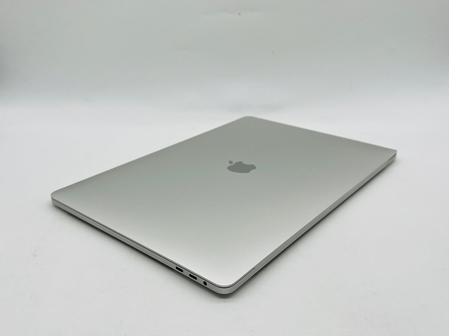 Apple 2019 MacBook Pro 15 in TB 2.4GHz 8-Core i9 32GB RAM 512GB SSD Vega 20 4GB