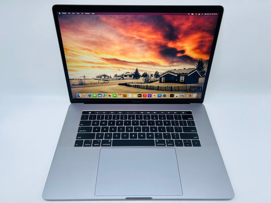 Apple 2018 MacBook Pro 15" 2.2GHz 6-Core i7 16GB 256GB SSD RP555X 4GB Grade A