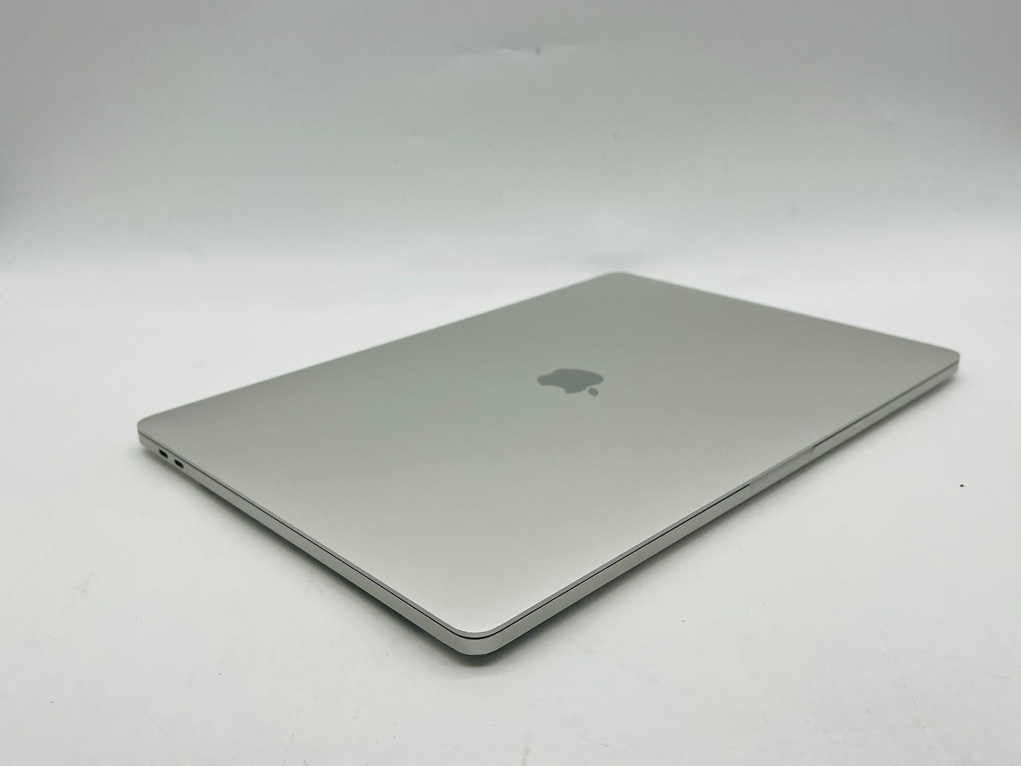 Apple 2019 MacBook Pro 16 in 2.6GHz 6-Core i7 16GB RAM 1TB SSD RP5300M 4GB