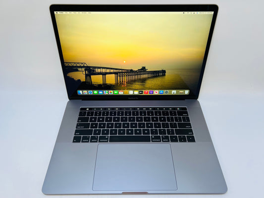 Apple 2019 15 in MacBook Pro TB 2.3GHz 8-Core i9 32GB RAM 512GB SSD Vega 16 4GB