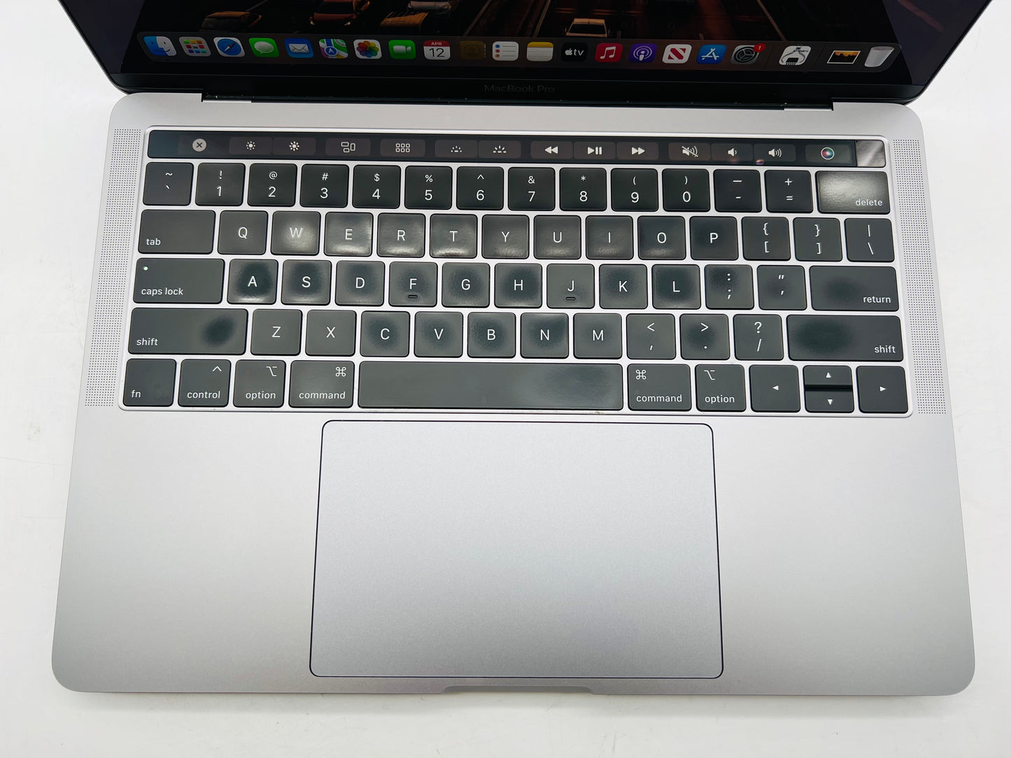 Apple 2019 MacBook Pro 13 in TB 2.8GHz Quad-Core i7 16GB RAM 1TB SSD IIPG 655