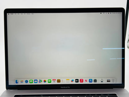 Apple 2018 MacBook Pro 15 in TB 2.6GHz 6-Core i7 32GB RAM 1TB SSD RP560X 4GB