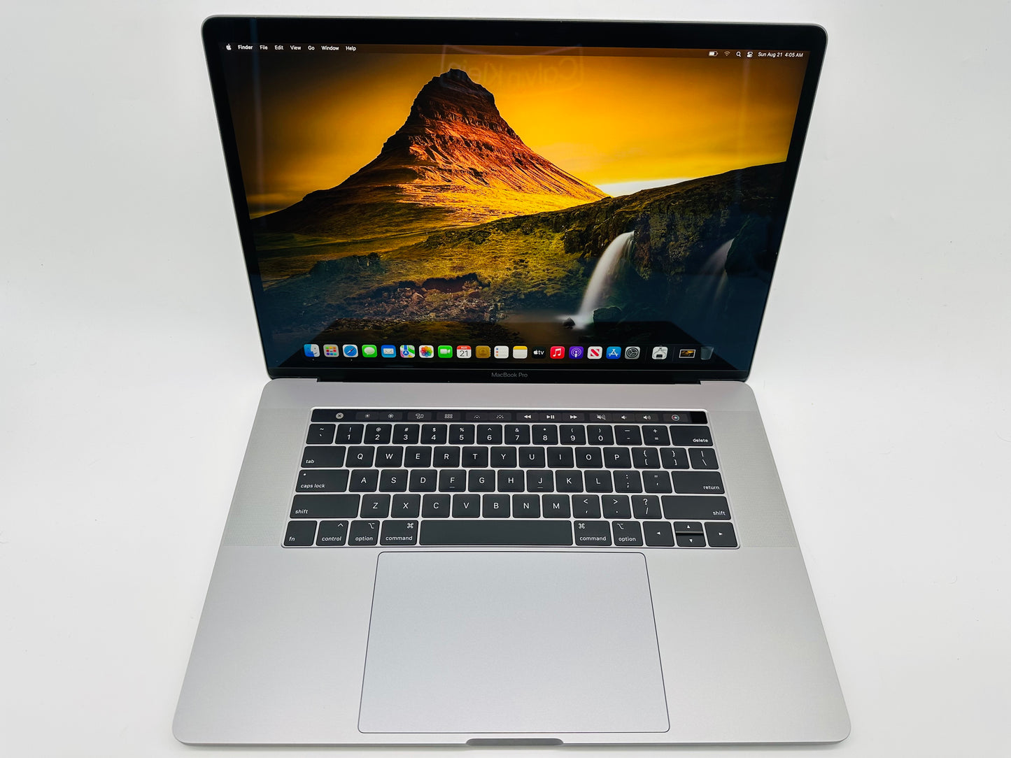 Apple 2019 15 in MacBook Pro TB 2.4GHz 8-Core i9 32GB RAM 1TB SSD Vega 20 4GB