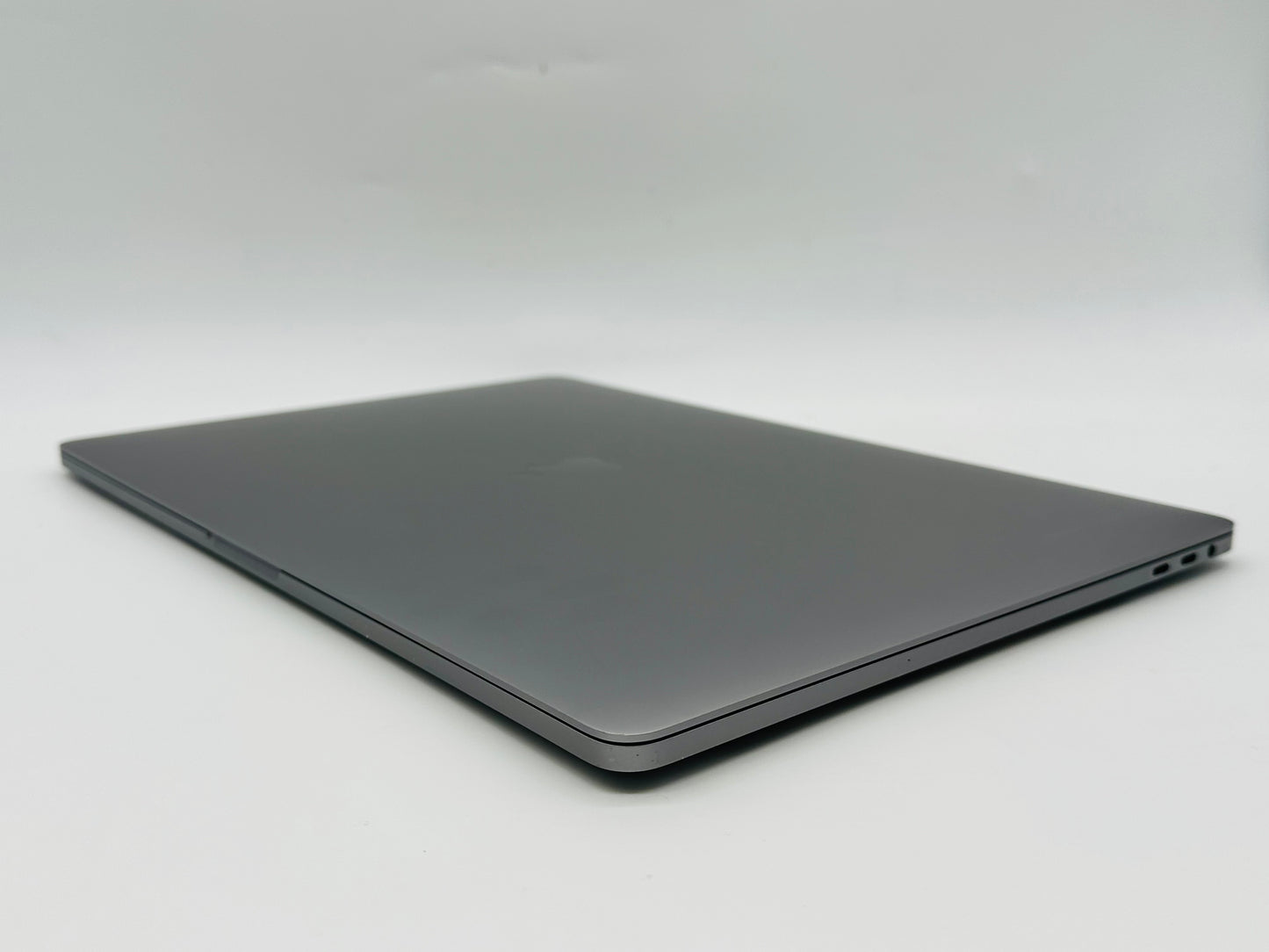 Apple 2019 15 in MacBook Pro TB 2.4GHz 8-Core i9 32GB RAM 1TB SSD Vega 20 4GB