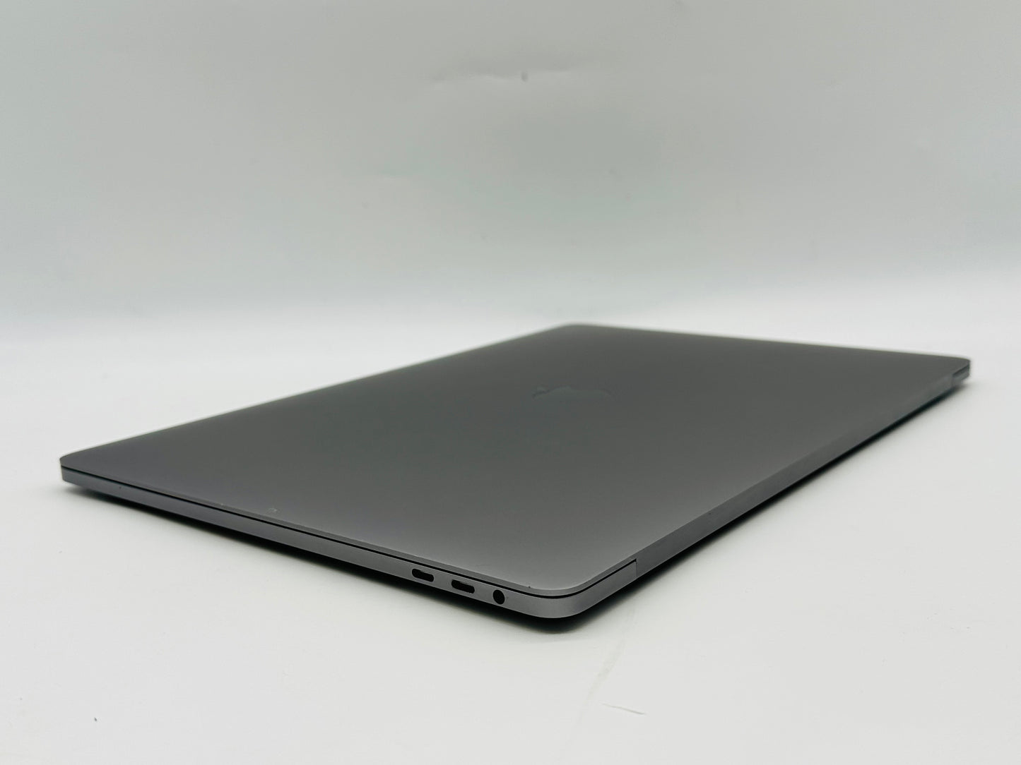 Apple 2019 15 in MacBook Pro TB 2.3GHz 8-Core i9 32GB RAM 1TB SSD RP560X 4GB