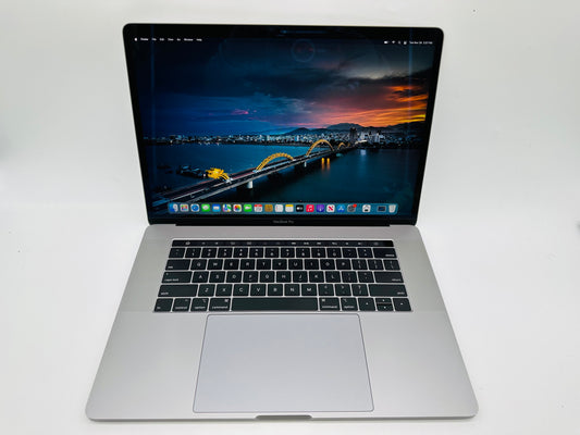 Apple 2018 15 in MacBook Pro TB 2.2GHz 6-Core i7 16GB RAM 256GB SSD RP555X 4GB